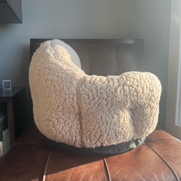 Pawsome Couture Deep Sleep Snuggler Pet Bed - Picture 2 of 3